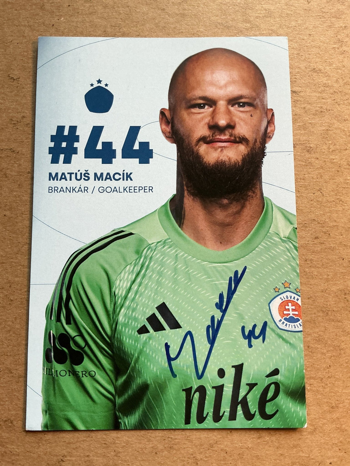 Matúš Macík, Slovakia 🇸🇰 ŠK Slovan Bratislava 2025/26 hand signed - Autographs-World