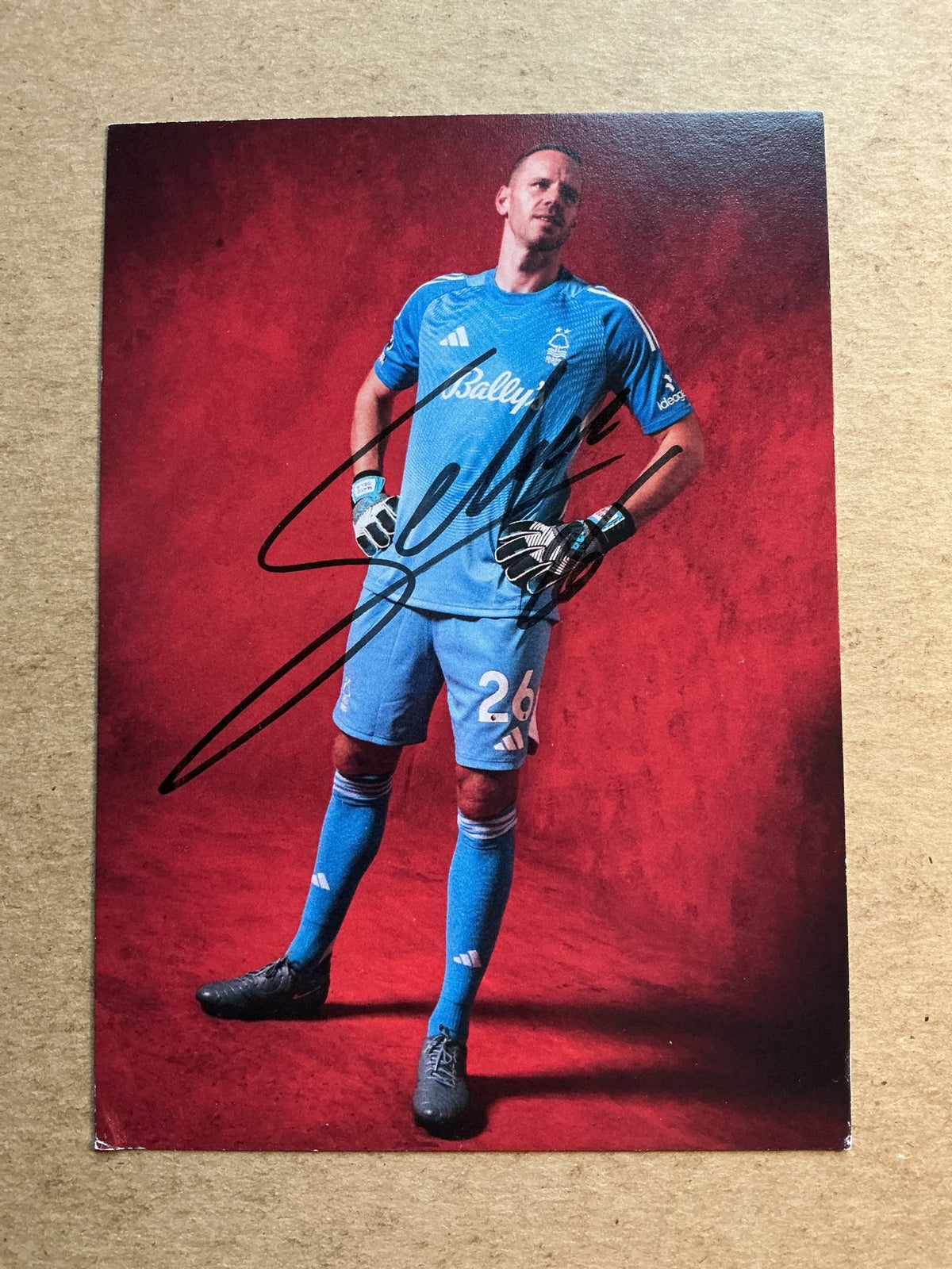 Matz Sels, Belgium 🇧🇪 Nottingham Forest 2025/26 hand signed - Autographs-World