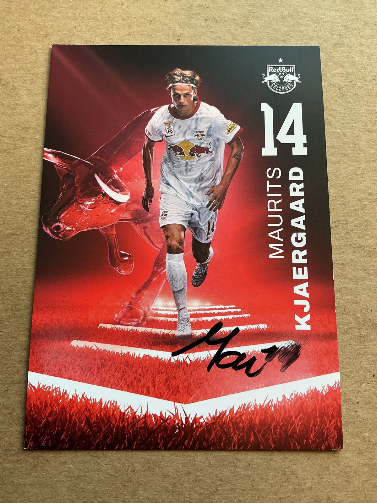 Maurits Kjærgaard, Denmark 🇩🇰 FC Red Bull Salzburg 2022/23 hand signed - Autographs-World