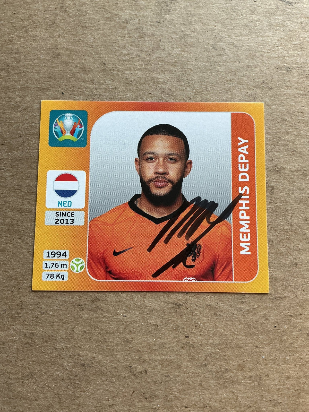 Memphis Depay, Netherlands 🇳🇱 UEFA Euro 2020 Panini hand signed - Autographs-World