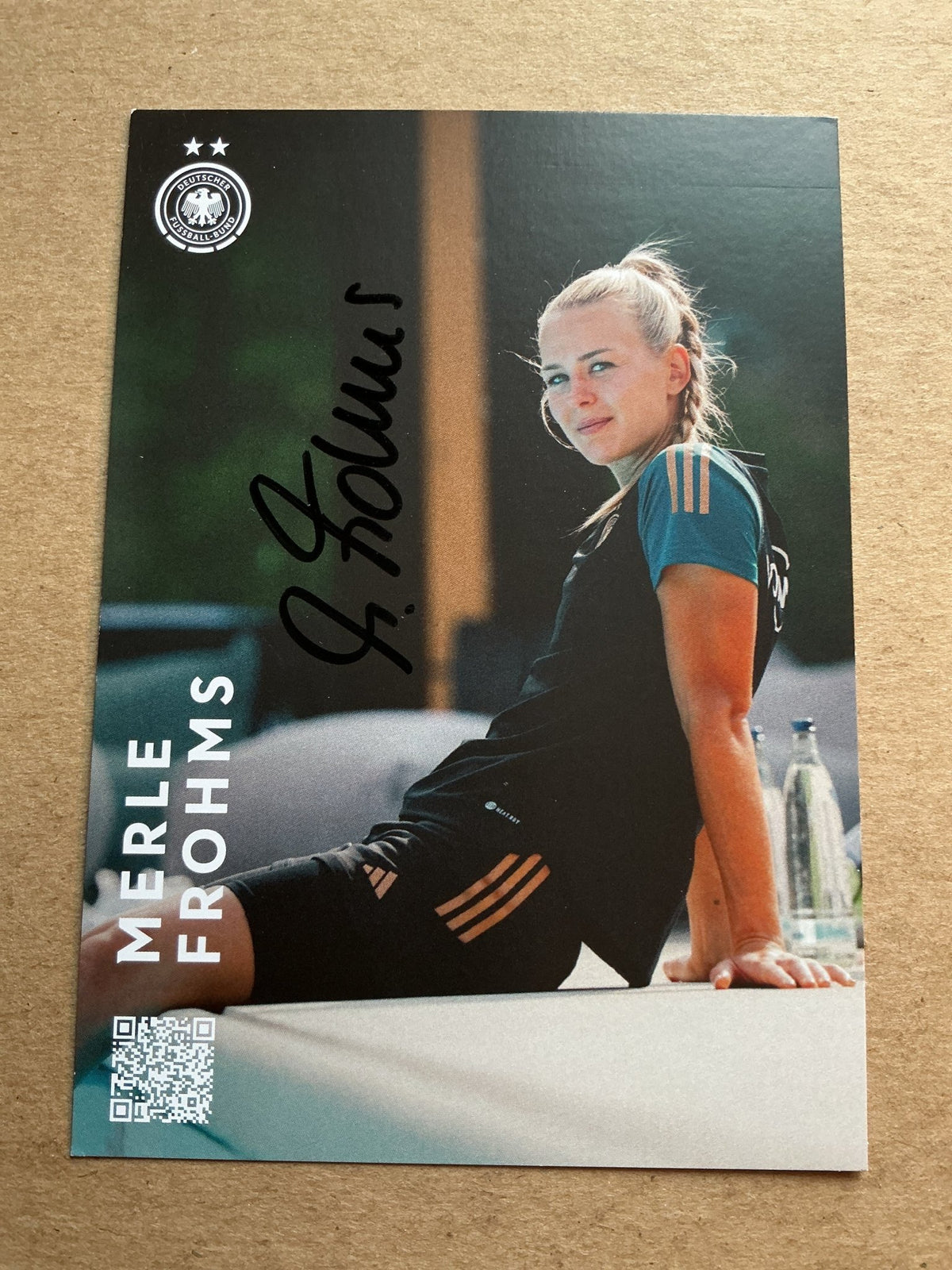 Merle Frohms, Germany 🇩🇪 Summer Olympics 2024 hand signed - Autographs-World