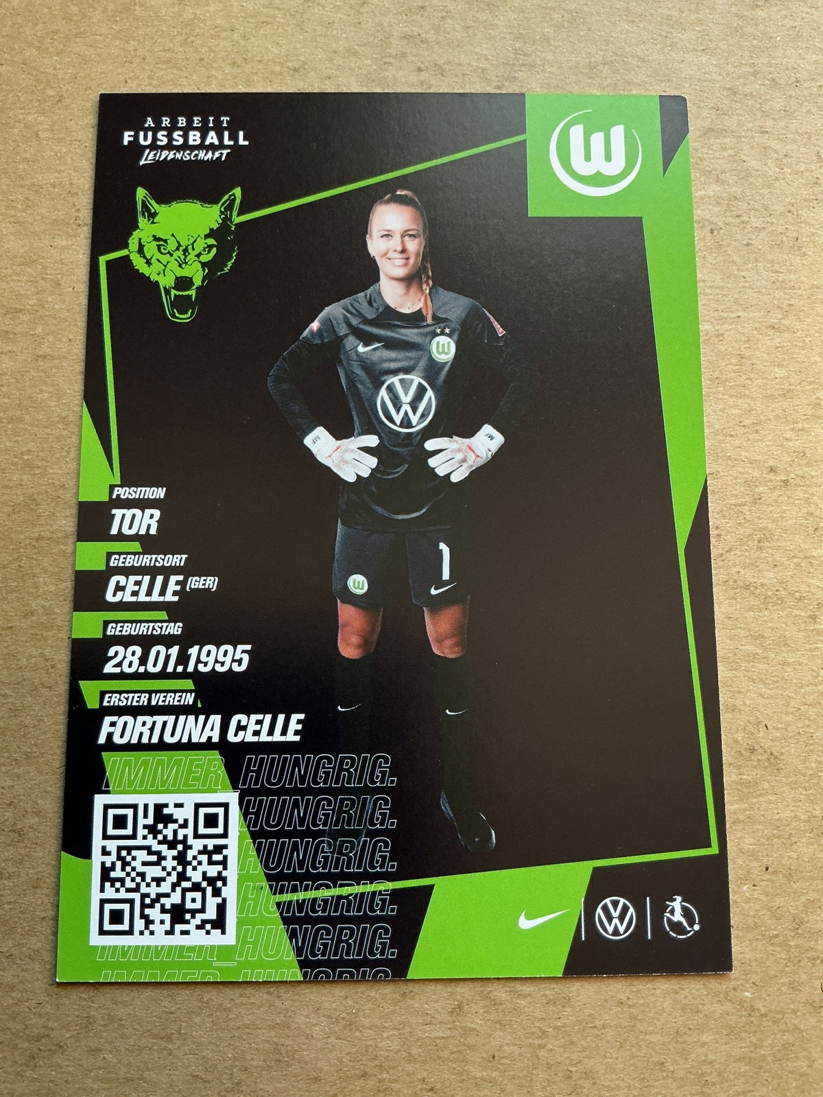 Merle Frohms, Germany 🇩🇪 VfL Wolfsburg 2022/23 hand signed - Autographs-World