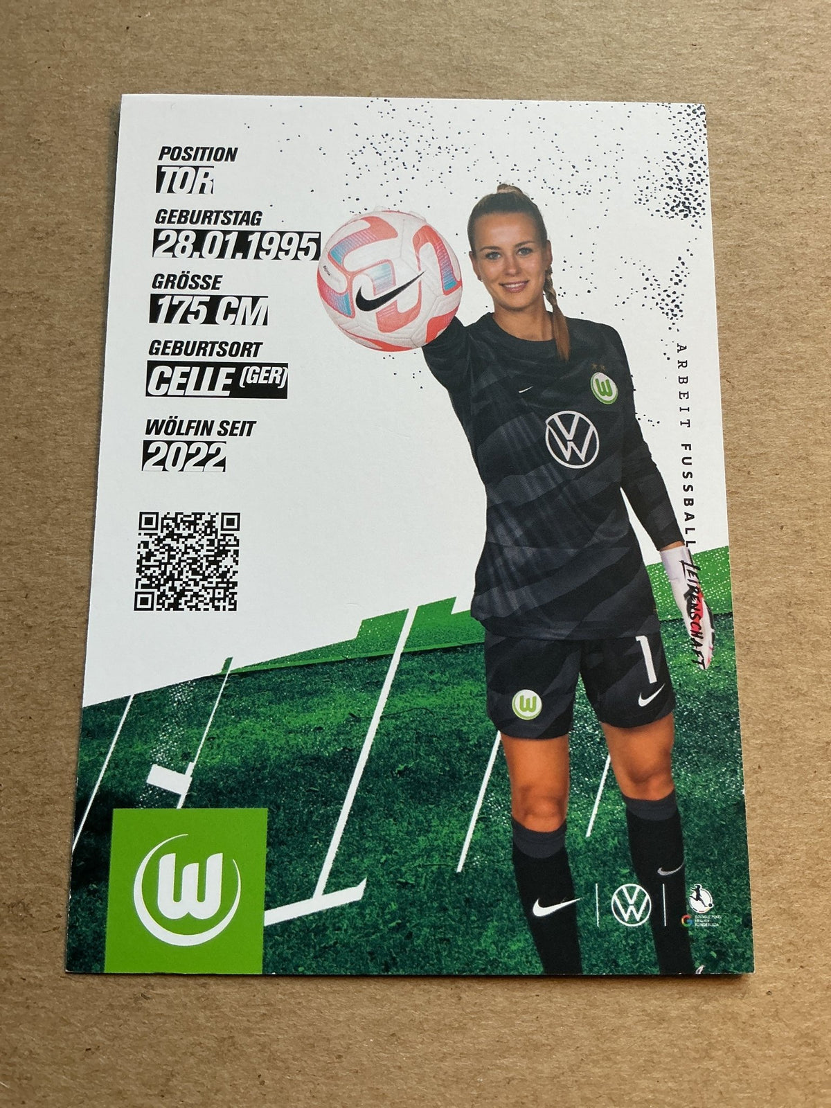 Merle Frohms, Germany 🇩🇪 VfL Wolfsburg 2023/24 hand signed - Autographs-World