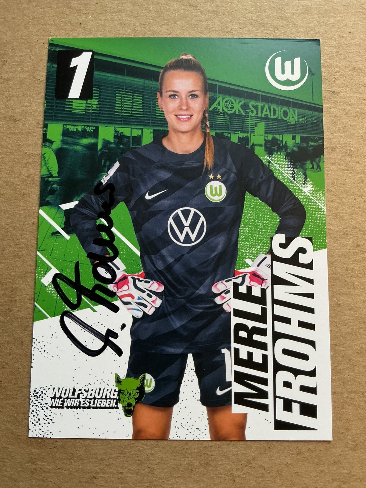 Merle Frohms, Germany 🇩🇪 VfL Wolfsburg 2023/24 hand signed - Autographs-World