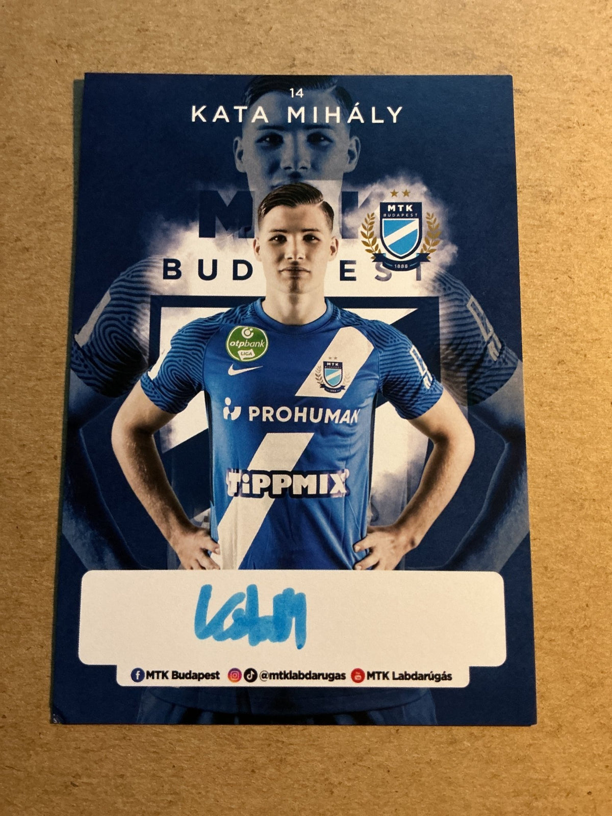 Mihály Kata, Hungary 🇭🇺 MTK Budapest 2021/22 hand signed - Autographs-World