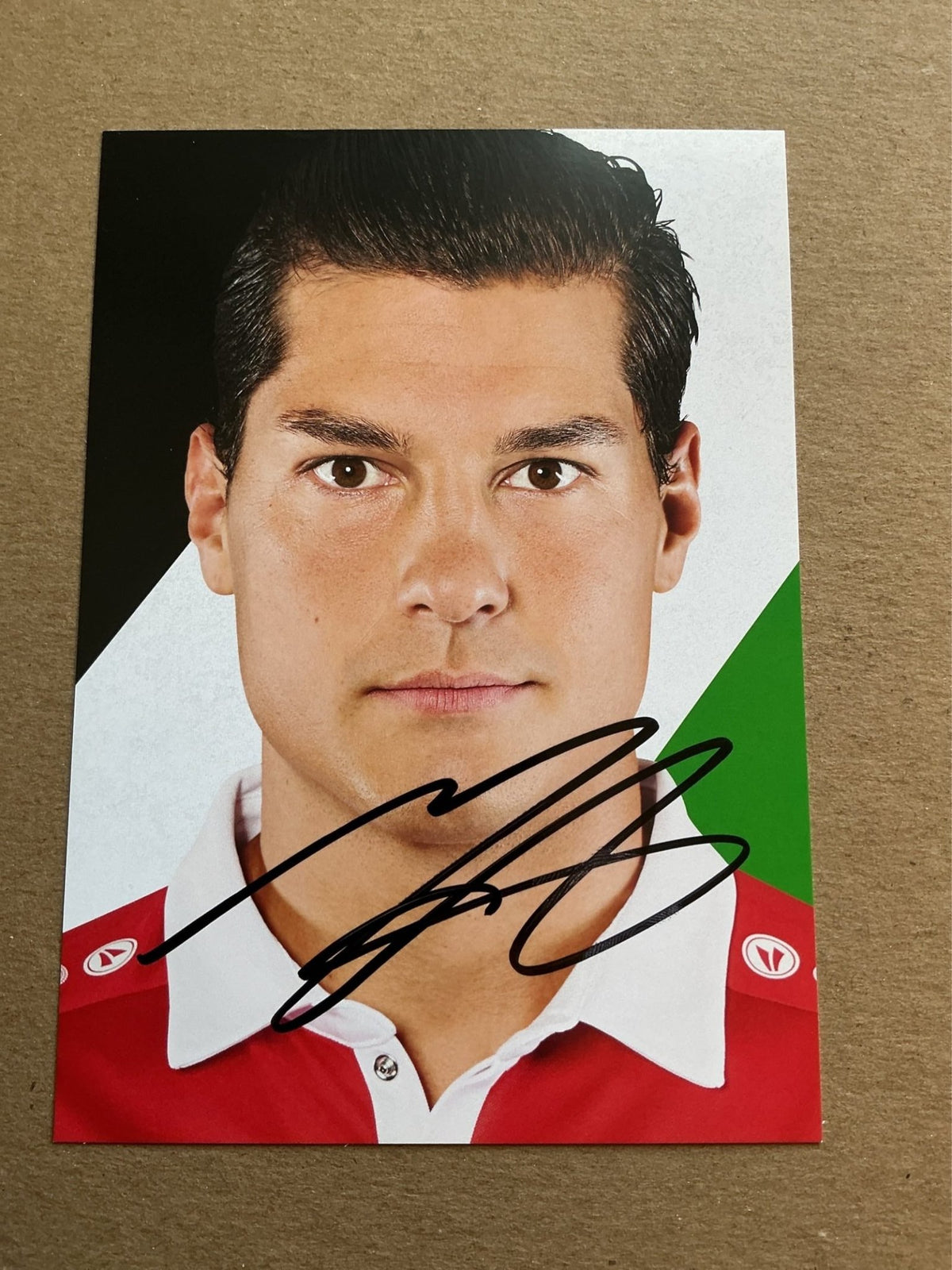 Miiko Albornoz, Chile 🇨🇱 Hannover 96 2017/18 hand signed - Autographs-World