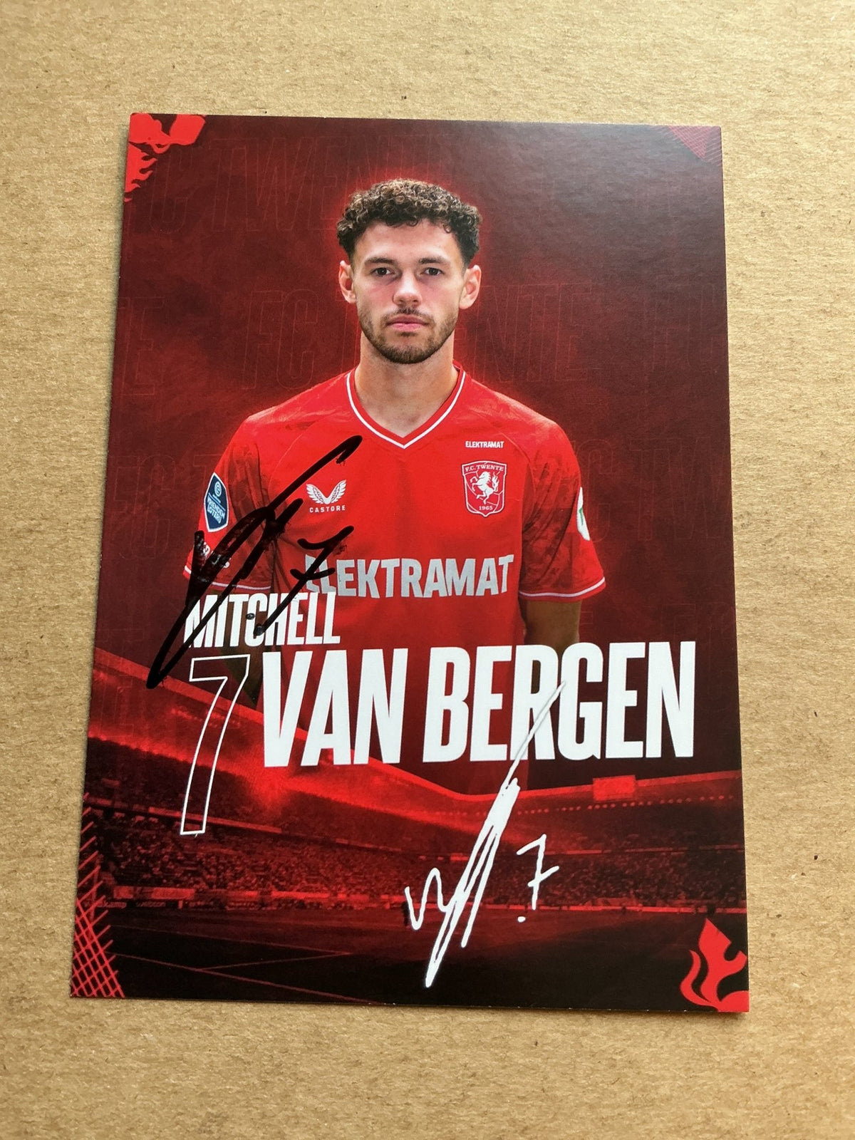 Mitchell van Bergen, Netherlands 🇳🇱 FC Twente Enschede 2023/24 hand signed - Autographs-World