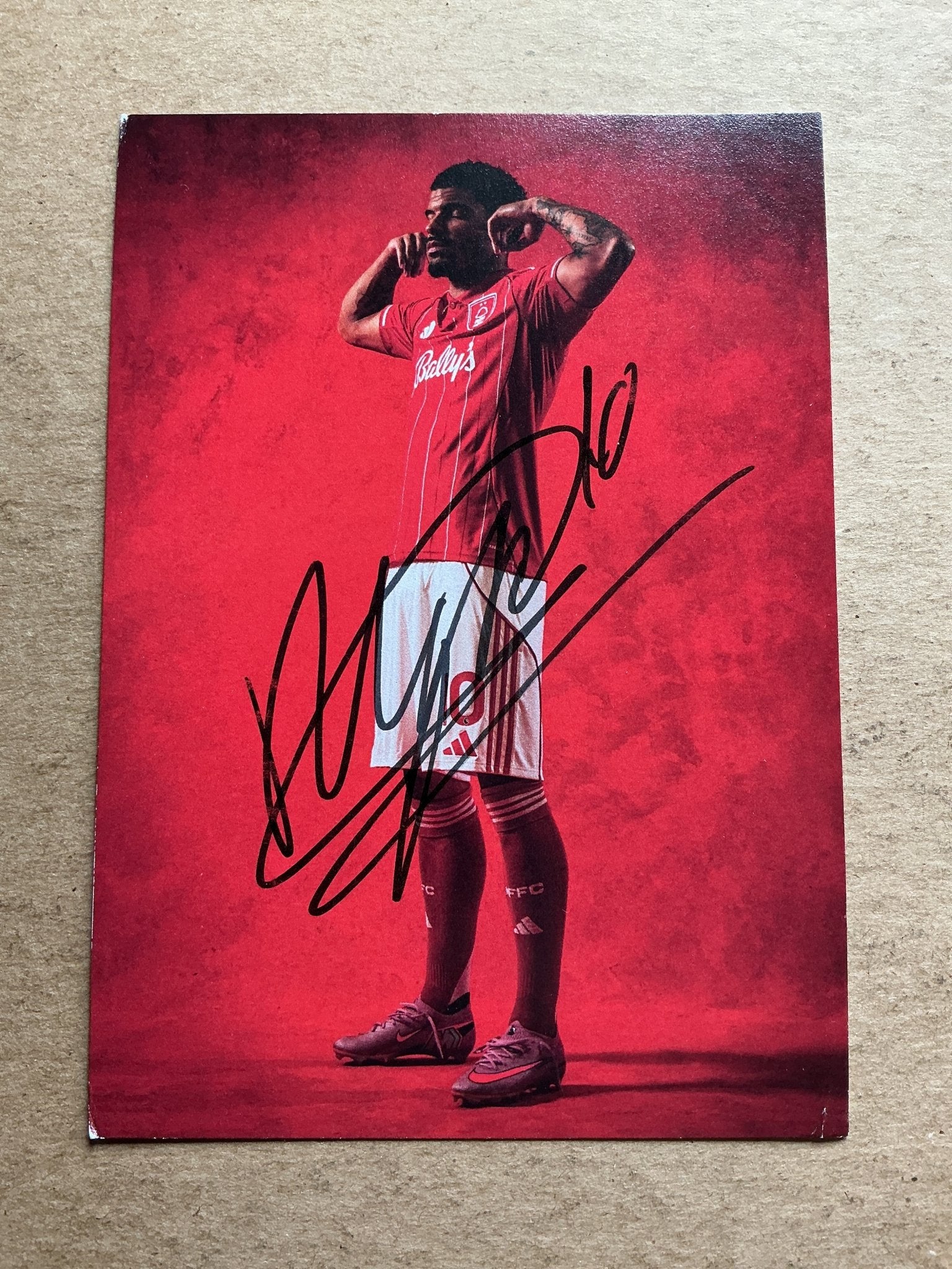Morgan Gibbs-White, England 🏴󠁧󠁢󠁥󠁮󠁧󠁿 Nottingham Forest 2025/26 hand signed - Autographs-World