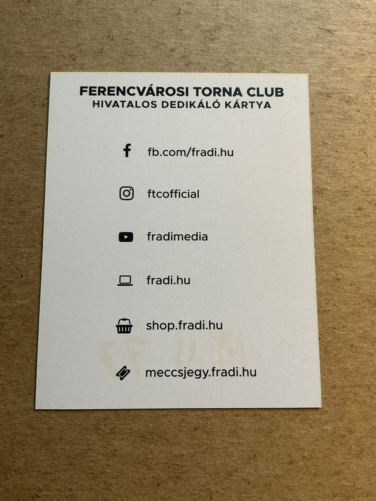 Myrto Uzuni, Albania 🇦🇱 Ferencvaros TC 2021/22 hand signed - Autographs-World