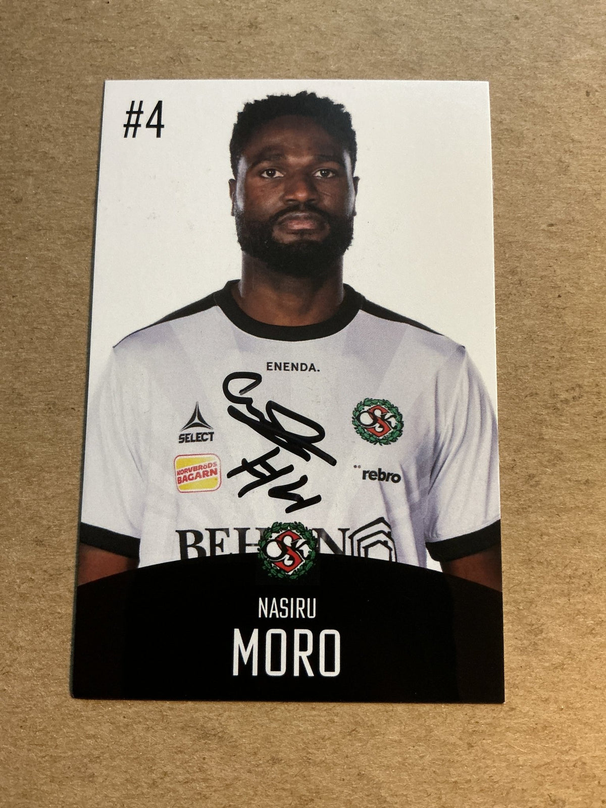 Nasiru Moro, Ghana 🇬🇭 Örebro SK 2022/23 hand signed - Autographs-World