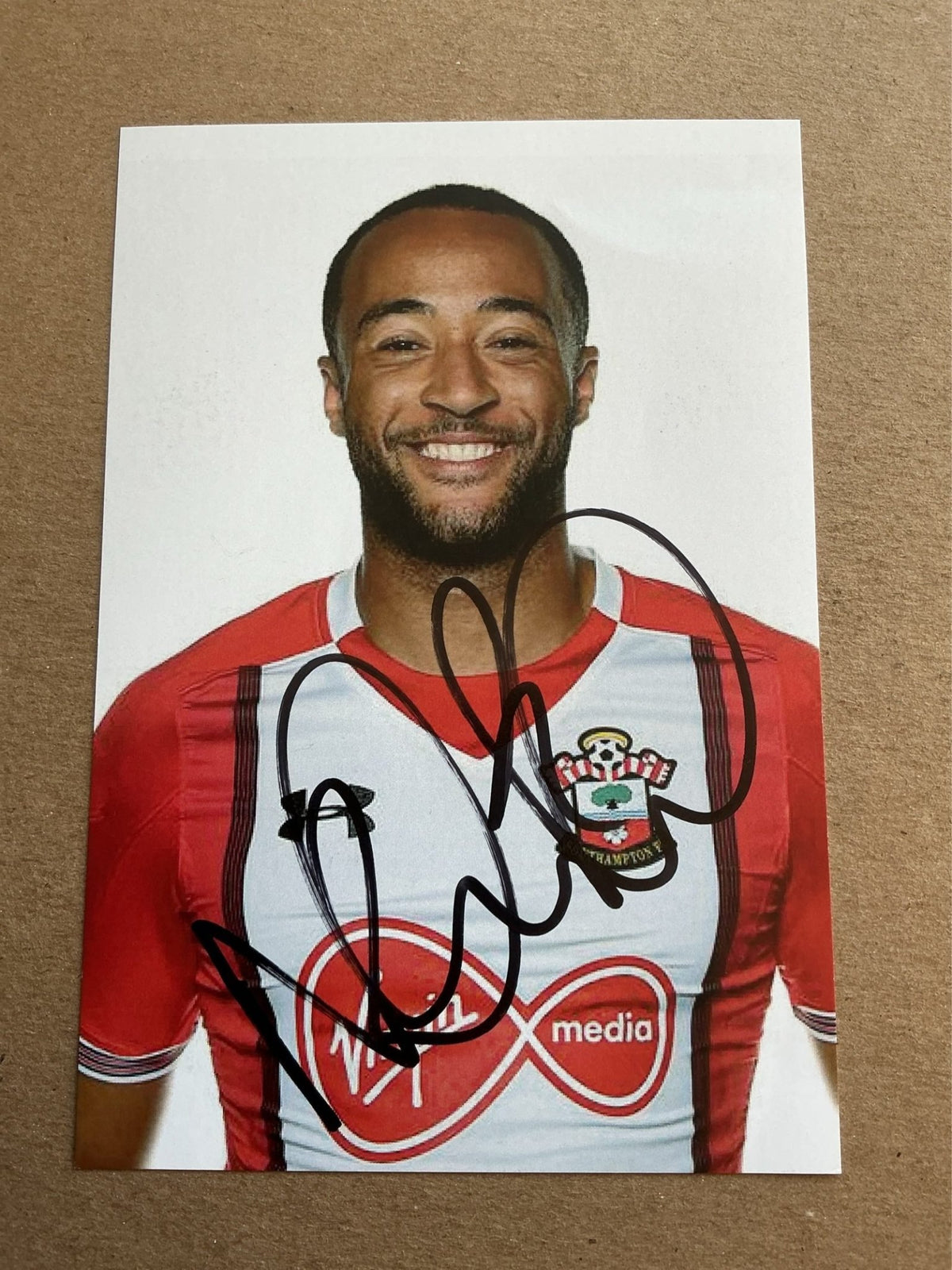 Nathan Redmond, England 🏴󠁧󠁢󠁥󠁮󠁧󠁿 Southampton FC 2017/18 hand signed - Autographs-World
