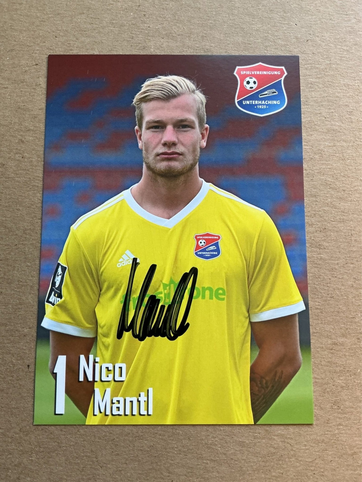 Nico Mantl, Germany 🇩🇪 SpVgg Unterhaching 2019/20 hand signed - Autographs-World