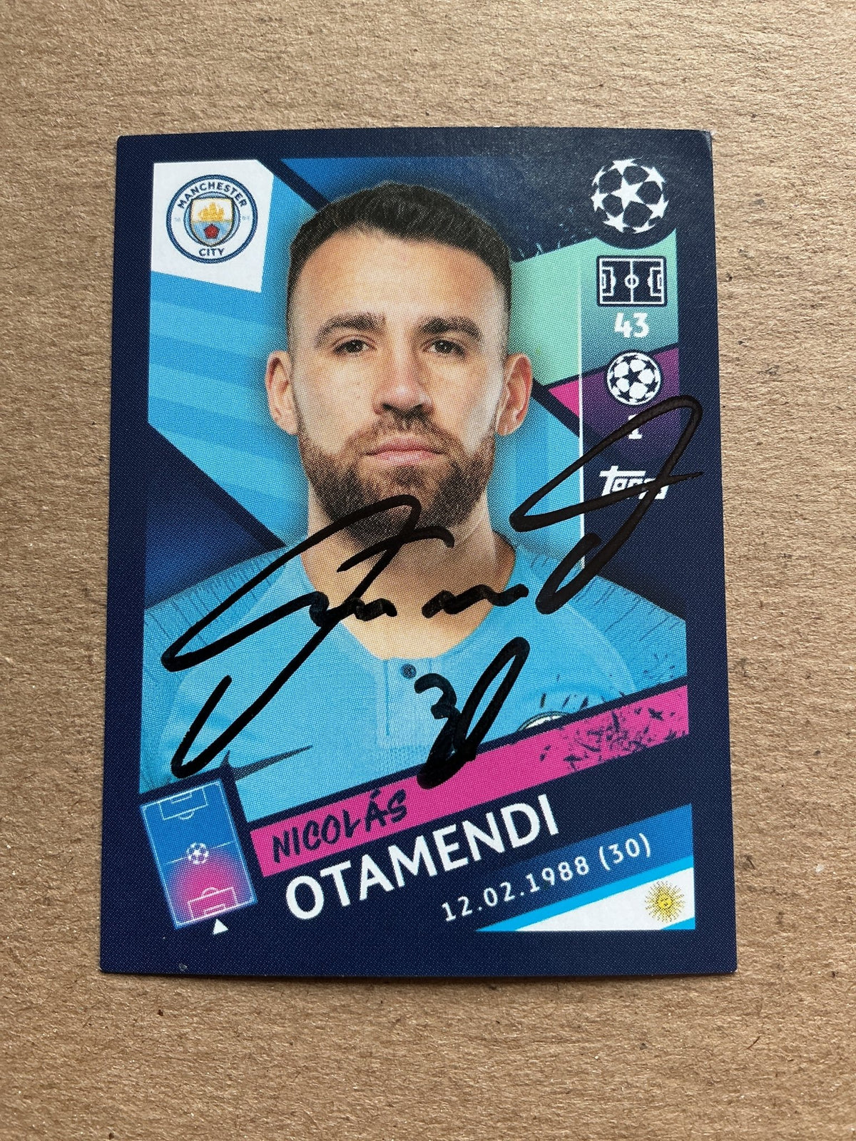 Nicolas Otamendi, Argentina 🇦🇷 Manchester City 2018/19 Topps hand signed - Autographs-World