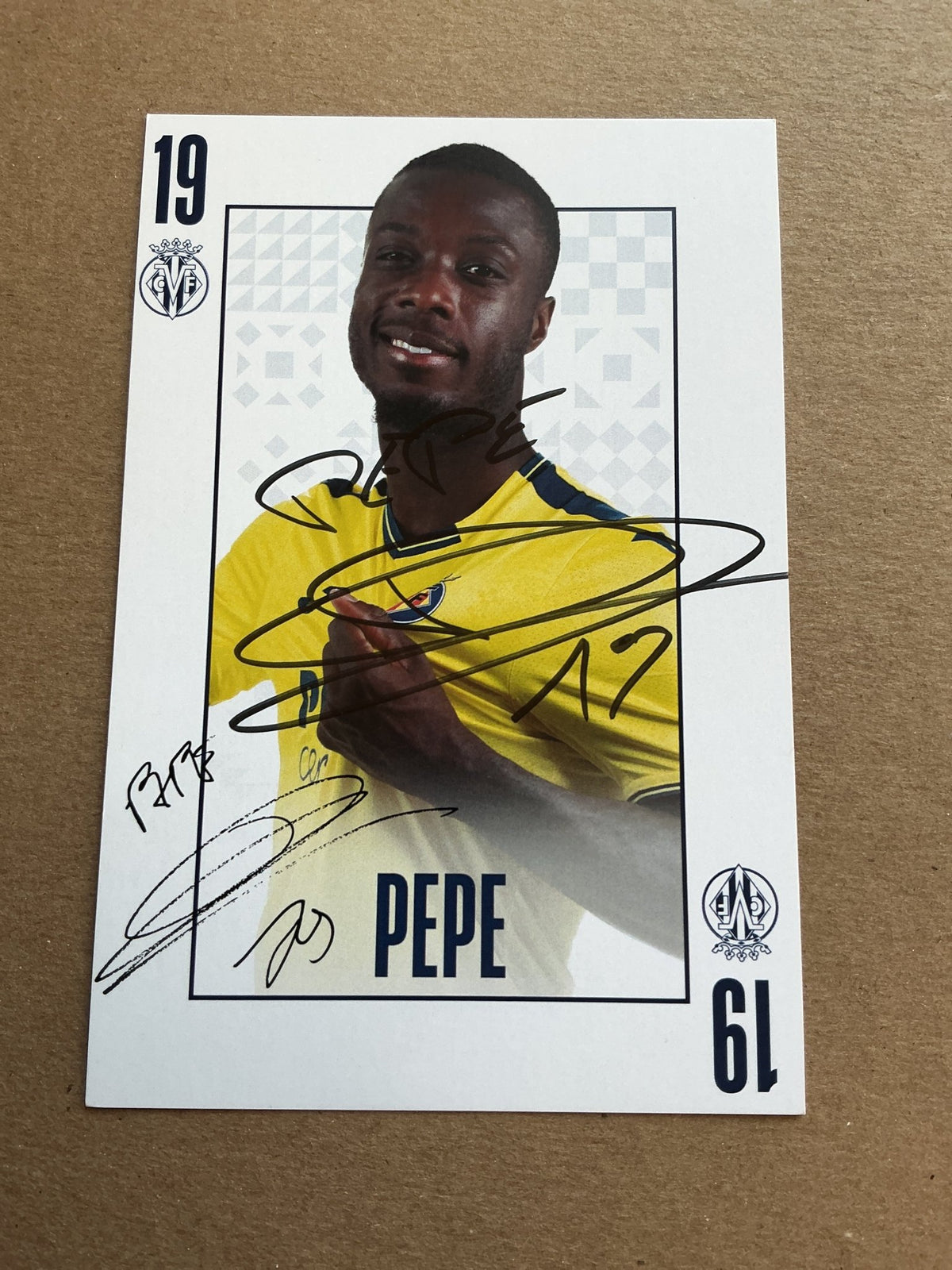 Nicolas Pépé, Ivory Coast 🇨🇮 Villarreal CF 2024/25 hand signed - Autographs-World