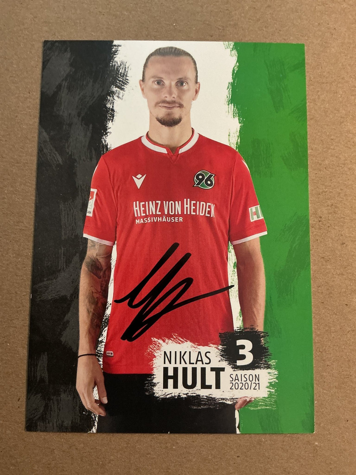 Niklas Hult, Sweden 🇸🇪 Hannover 96 2020/21 hand signed - Autographs-World