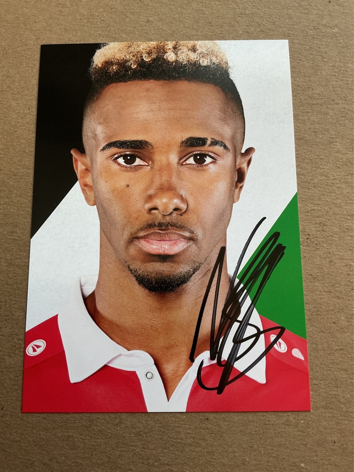 Noah Joel Sarenren Bazee, Germany 🇩🇪 Hannover 96 2017/18 hand signed - Autographs-World