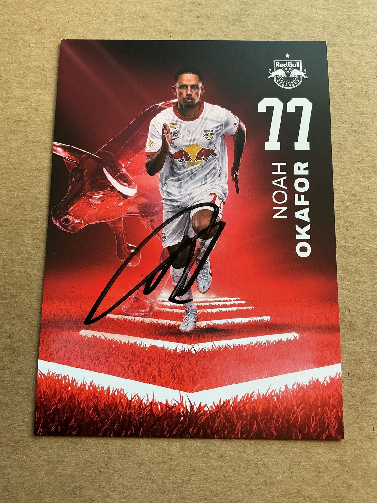 Noah Okafor, Switzerland 🇨🇭 FC Red Bull Salzburg 2022/23 hand signed - Autographs-World