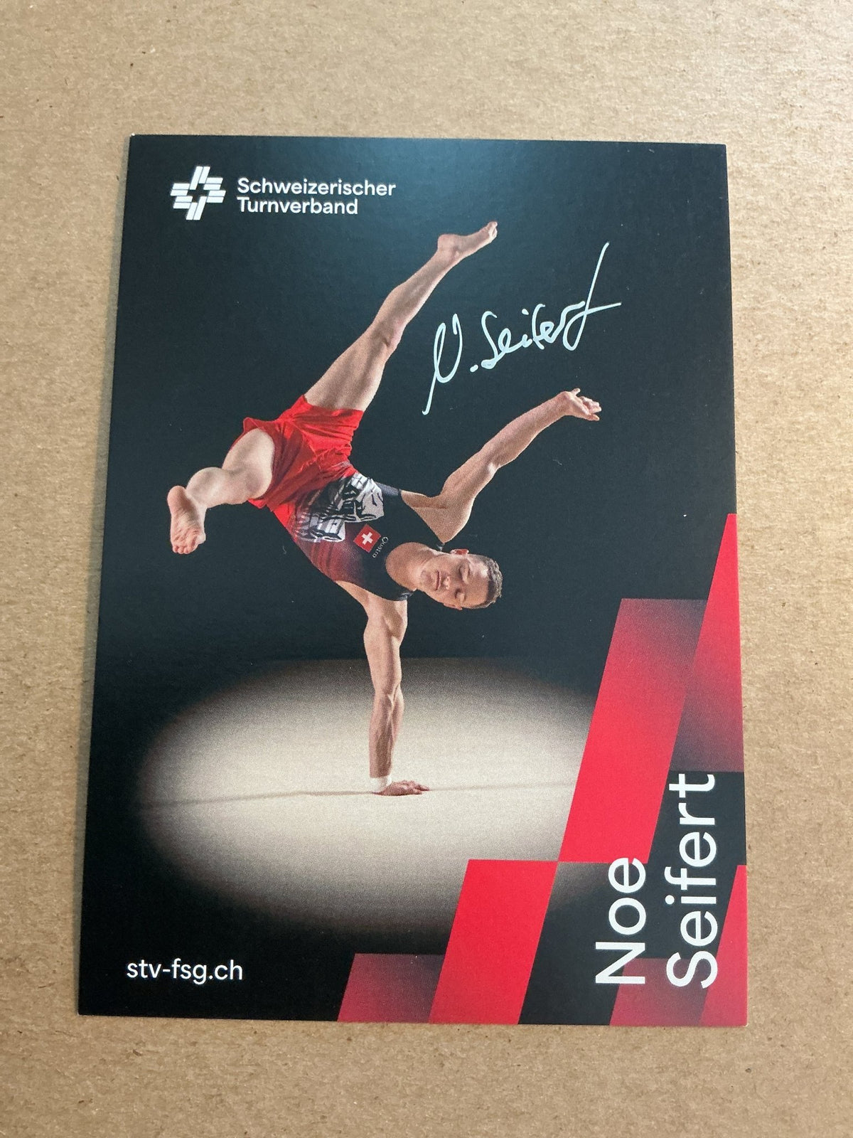 Noe Seifert, Switzerland 🇨🇭Gymnastics Sports 2025 hand signed - Autographs-World