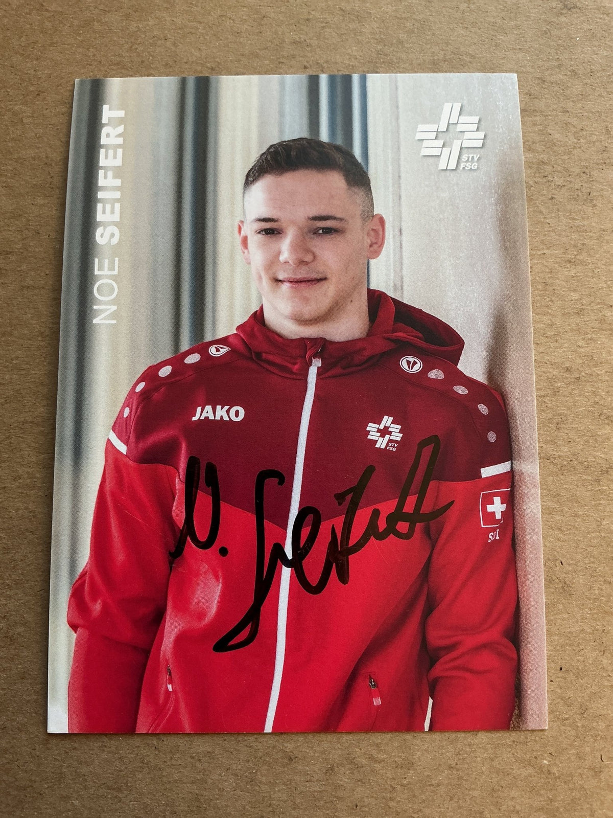 Noe Seifert, Switzerland 🇨🇭Gymnastics Summer Olympics 2024 hand signed - Autographs-World