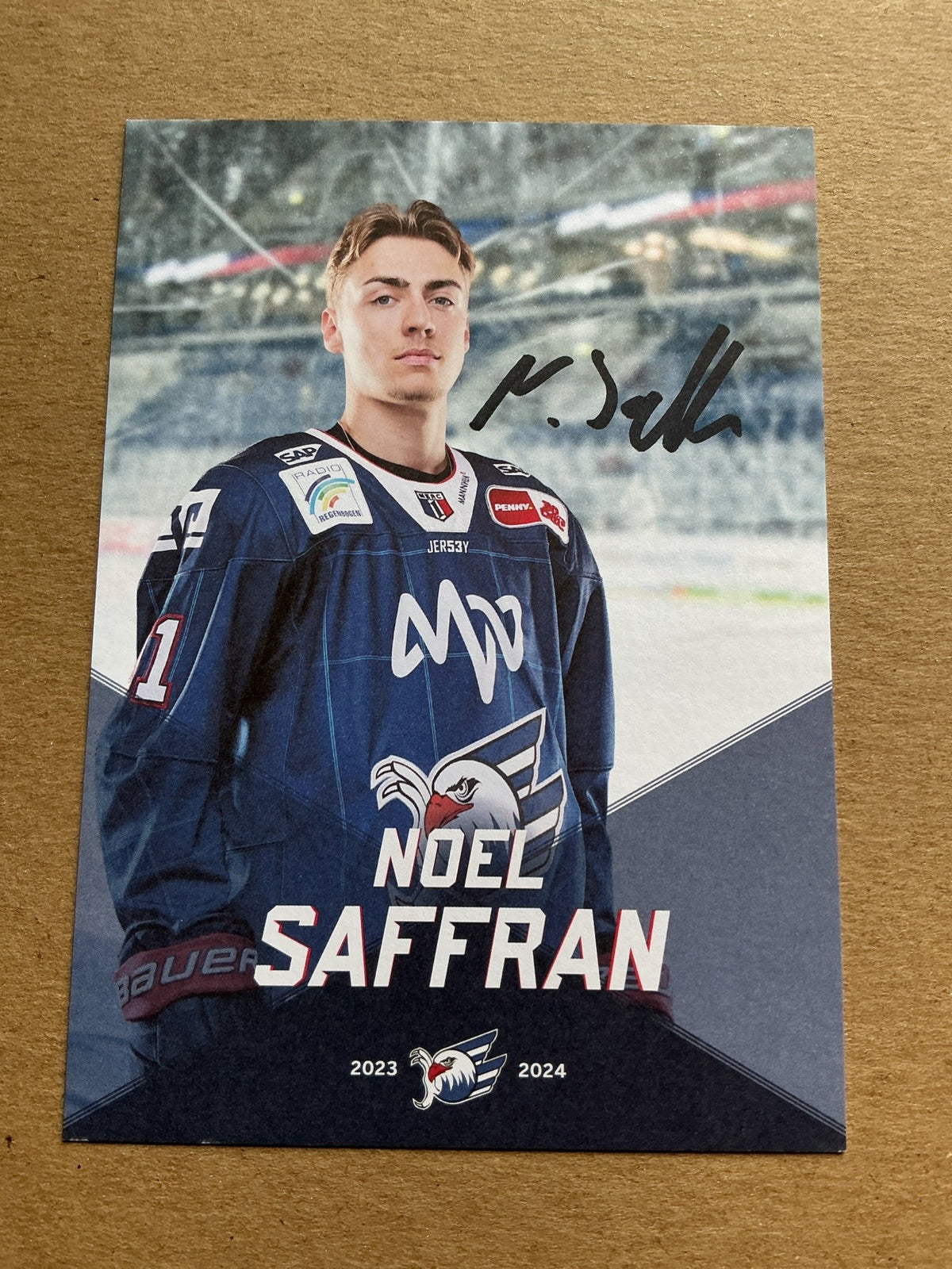 Noel Saffran, Germany 🇩🇪 Adler Mannheim 2023/24 hand signed - Autographs-World