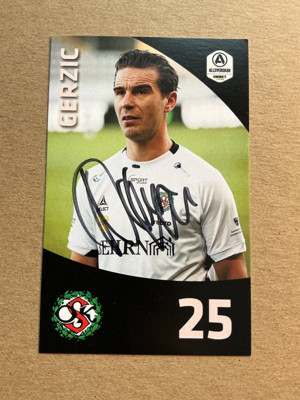 Nordin Gerzic, Sweden 🇸🇪 Örebro SK 2021/22 hand signed - Autographs-World