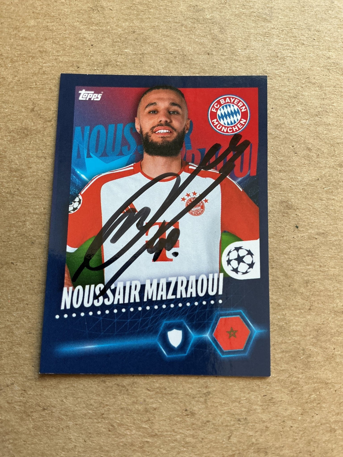 Noussair Mazraoui, Morocco 🇲🇦 FC Bayern München 2023/24 Topps hand signed - Autographs-World