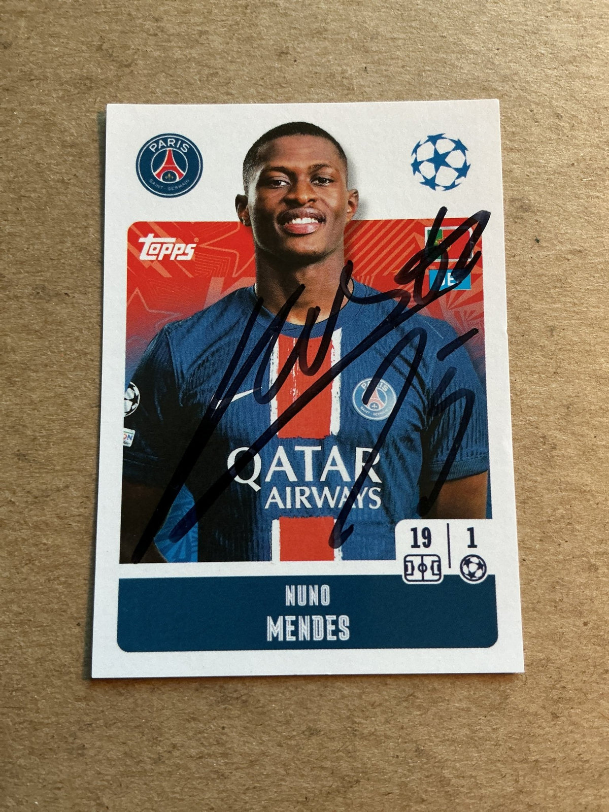 Nuno Mendes, Portugal 🇵🇹 Paris Saint-Germain 2024/25 Topps hand signed - Autographs-World