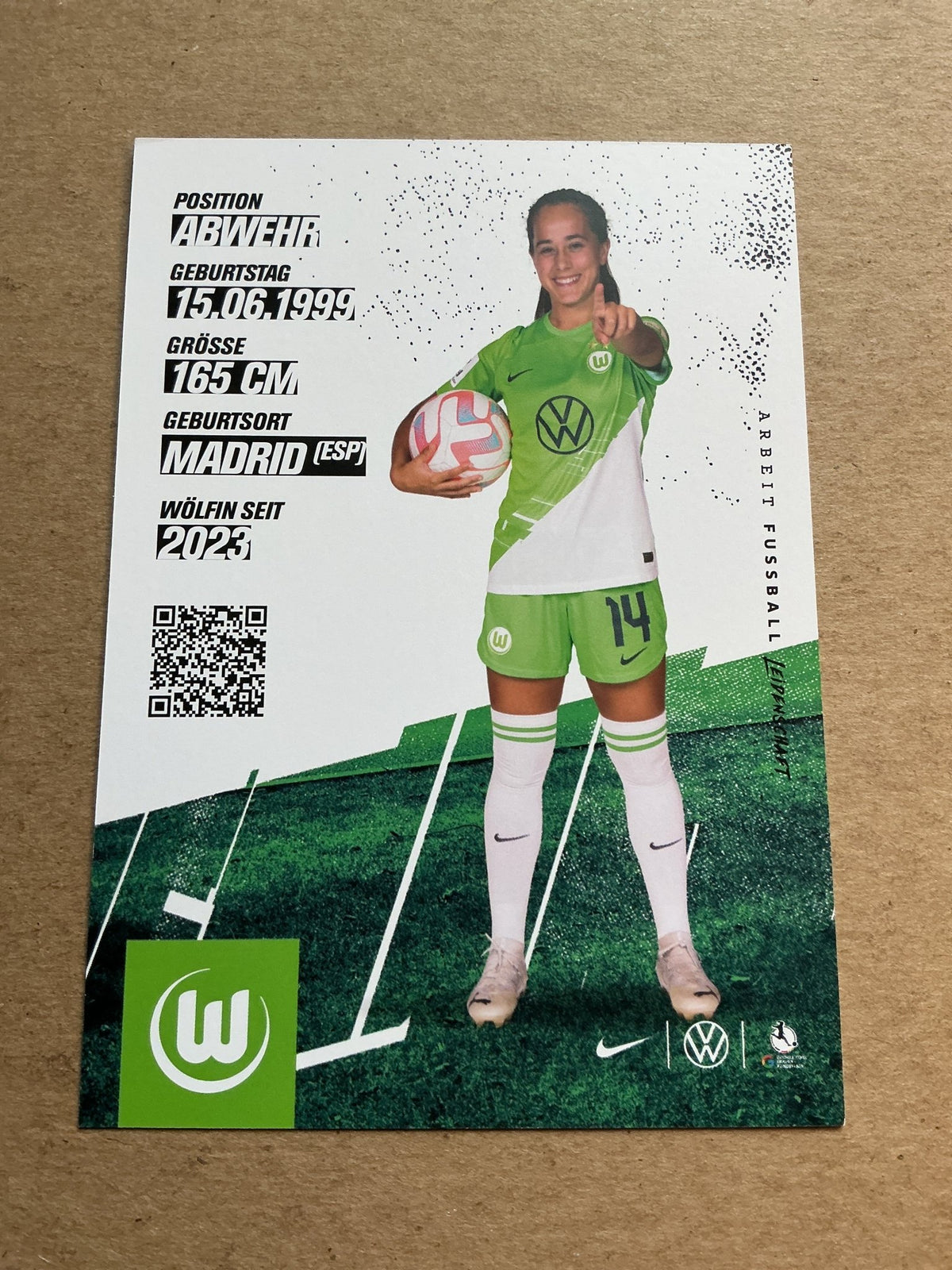 Nuria Rabano, Spain 🇪🇸 VfL Wolfsburg 2023/24 hand signed - Autographs-World