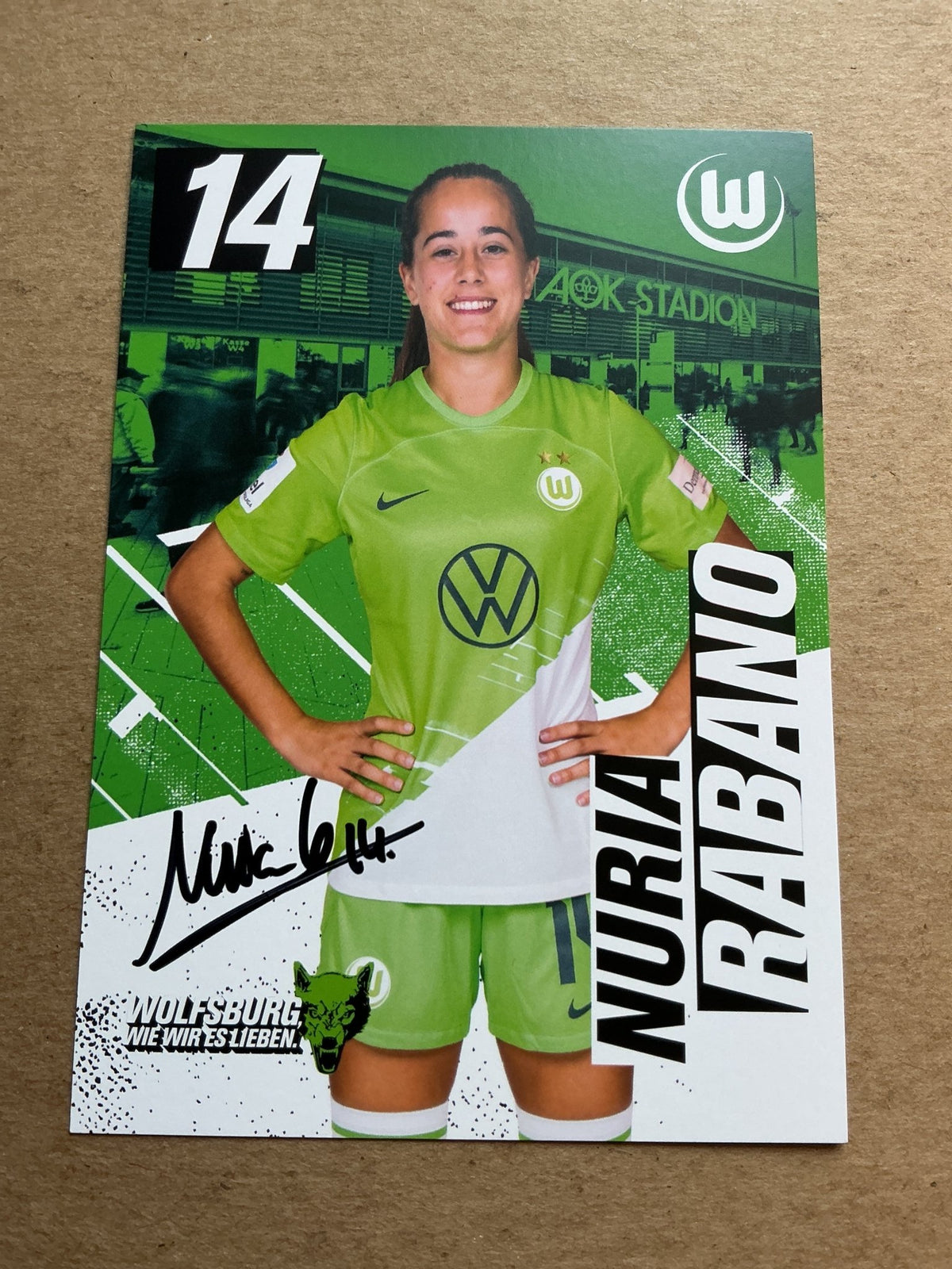 Nuria Rabano, Spain 🇪🇸 VfL Wolfsburg 2023/24 hand signed - Autographs-World