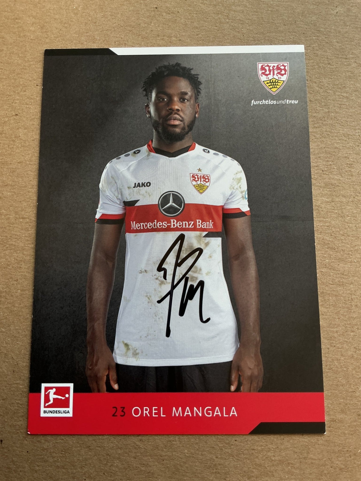 Orel Mangala, Belgium 🇧🇪 VfB Stuttgart 2021/22 hand signed - Autographs-World