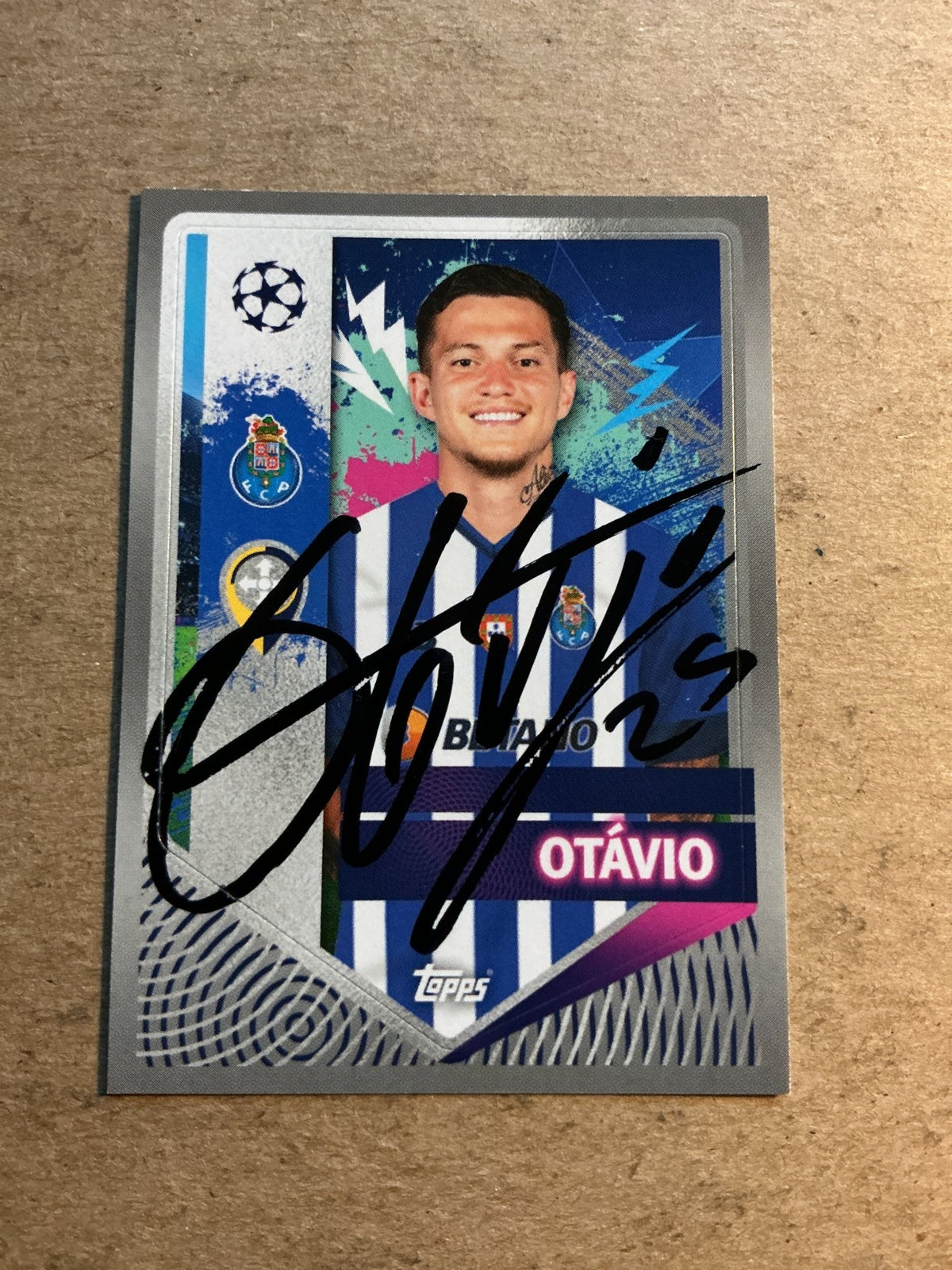 Otávio, Portugal 🇵🇹 FC Porto 2022/23 Topps hand signed - Autographs-World