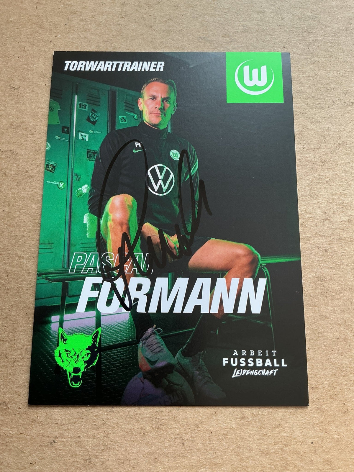 Pascal Formann, Germany 🇩🇪 VfL Wolfsburg 2021/22 hand signed - Autographs-World