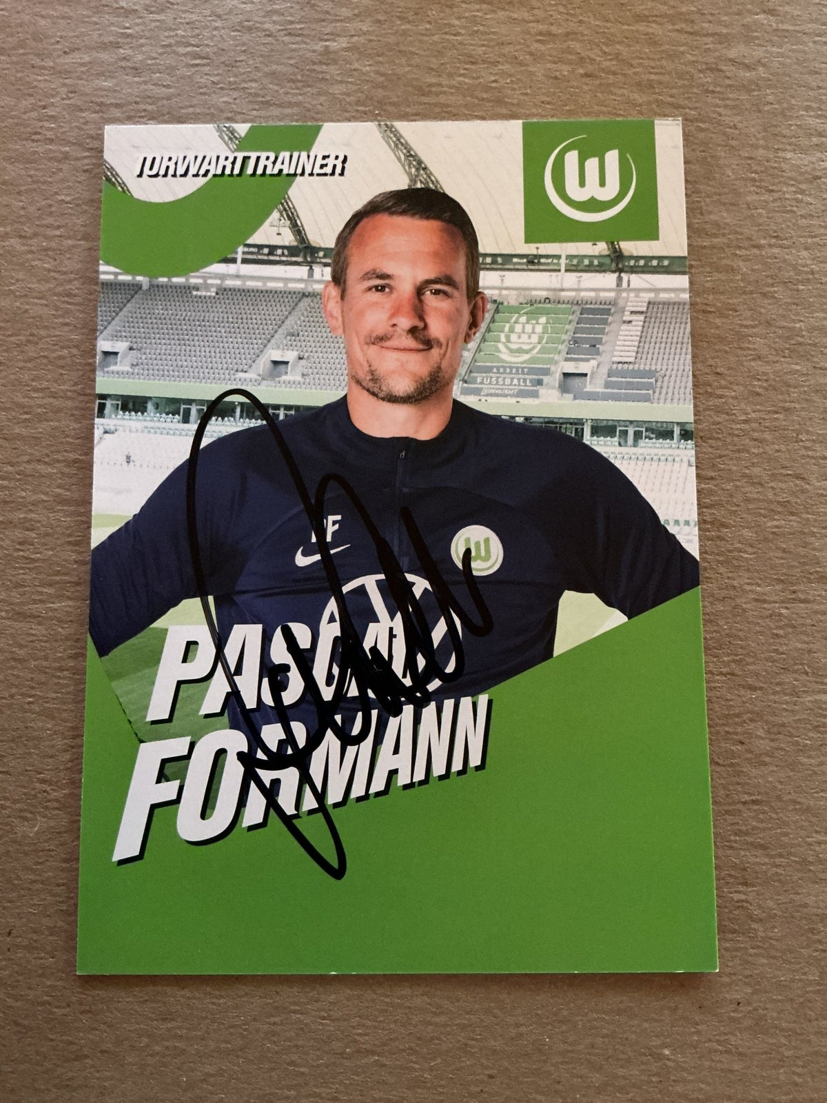Pascal Formann, Germany 🇩🇪 VfL Wolfsburg 2022/23 hand signed - Autographs-World