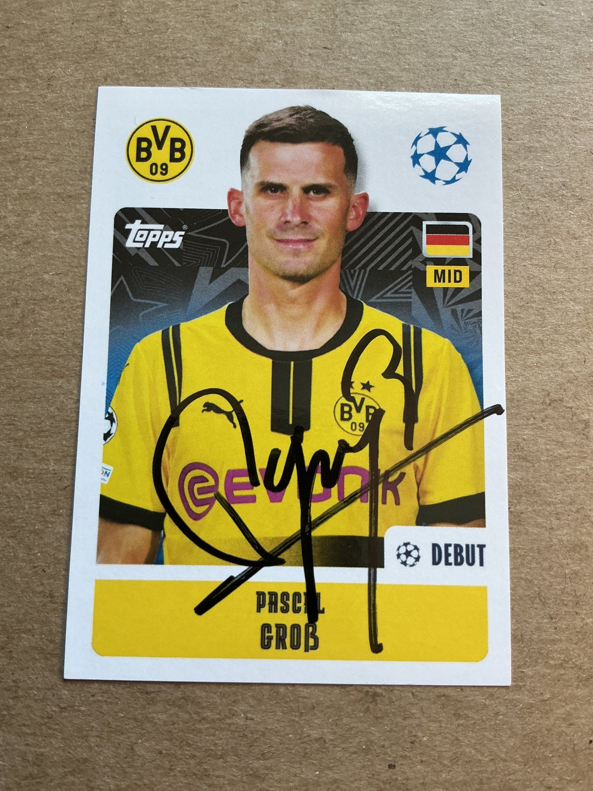 Pascal Groß, Germany 🇩🇪 Borussia Dortmund 2024/25 Topps hand signed - Autographs-World