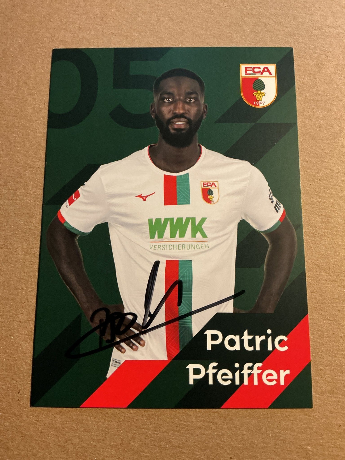 Patric Pfeifer, Germany 🇩🇪 FC Augsburg 2023/24 hand signed - Autographs-World