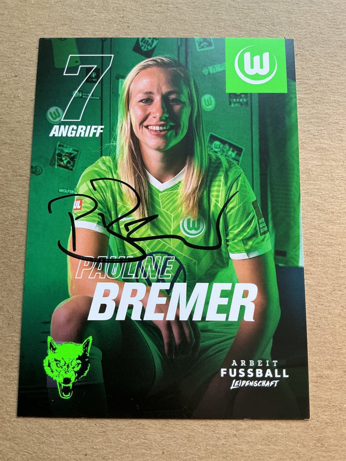 Pauline Bremer, Germany 🇩🇪 VfL Wolfsburg 2021/22 hand signed - Autographs-World
