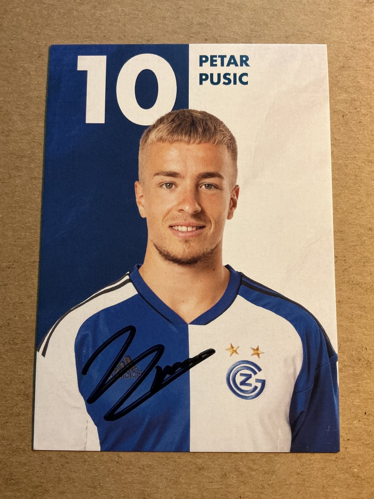 Petar Pusic, Switzerland 🇨🇭 Grasshopper Zürich 2022/23 hand signed - Autographs-World