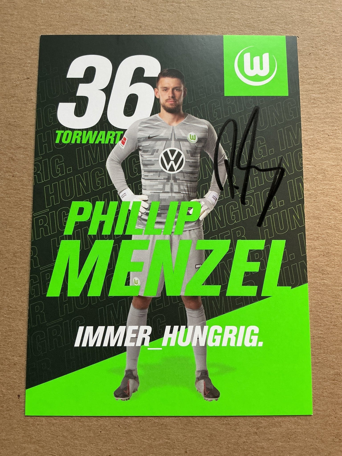 Phillip Menzel, Germany 🇩🇪 VfL Wolfsburg 2019/20 hand signed - Autographs-World
