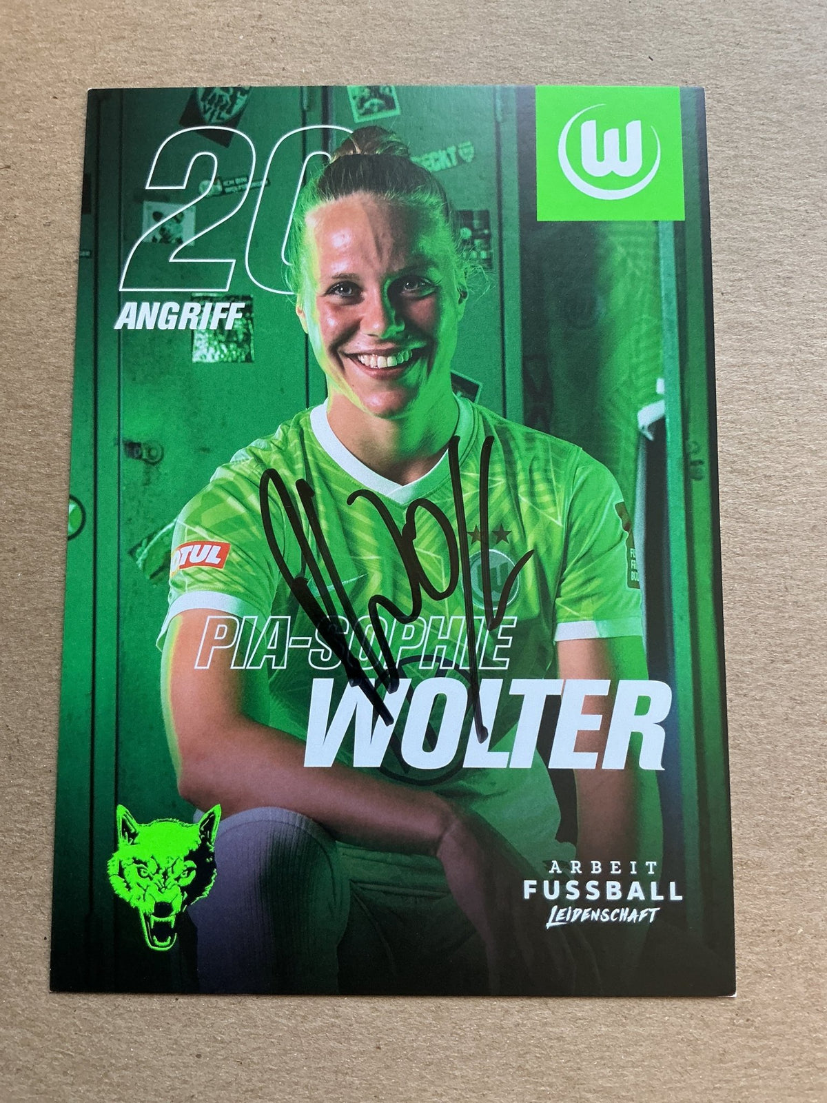 Pia-Sophie Wolter, Germany 🇩🇪 VfL Wolfsburg 2021/22 hand signed - Autographs-World