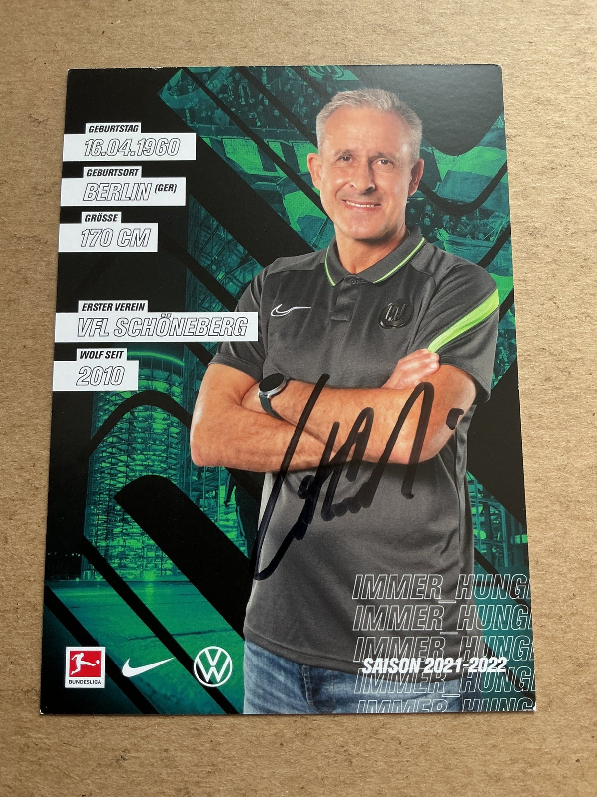 Pierre Littbarski, Germany 🇩🇪 VfL Wolfsburg 2021/22 hand signed - Autographs-World