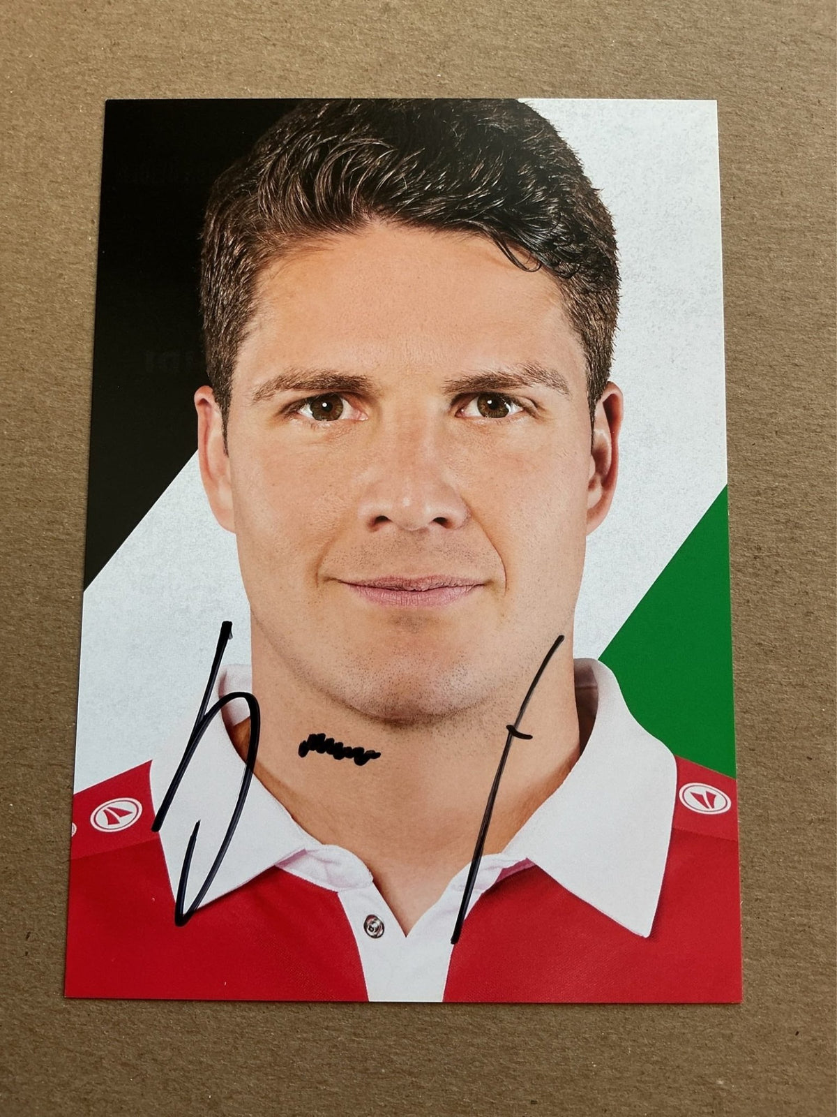 Pirmin Schwegler, Switzerland 🇨🇭 Hannover 96 2017/18 hand signed - Autographs-World