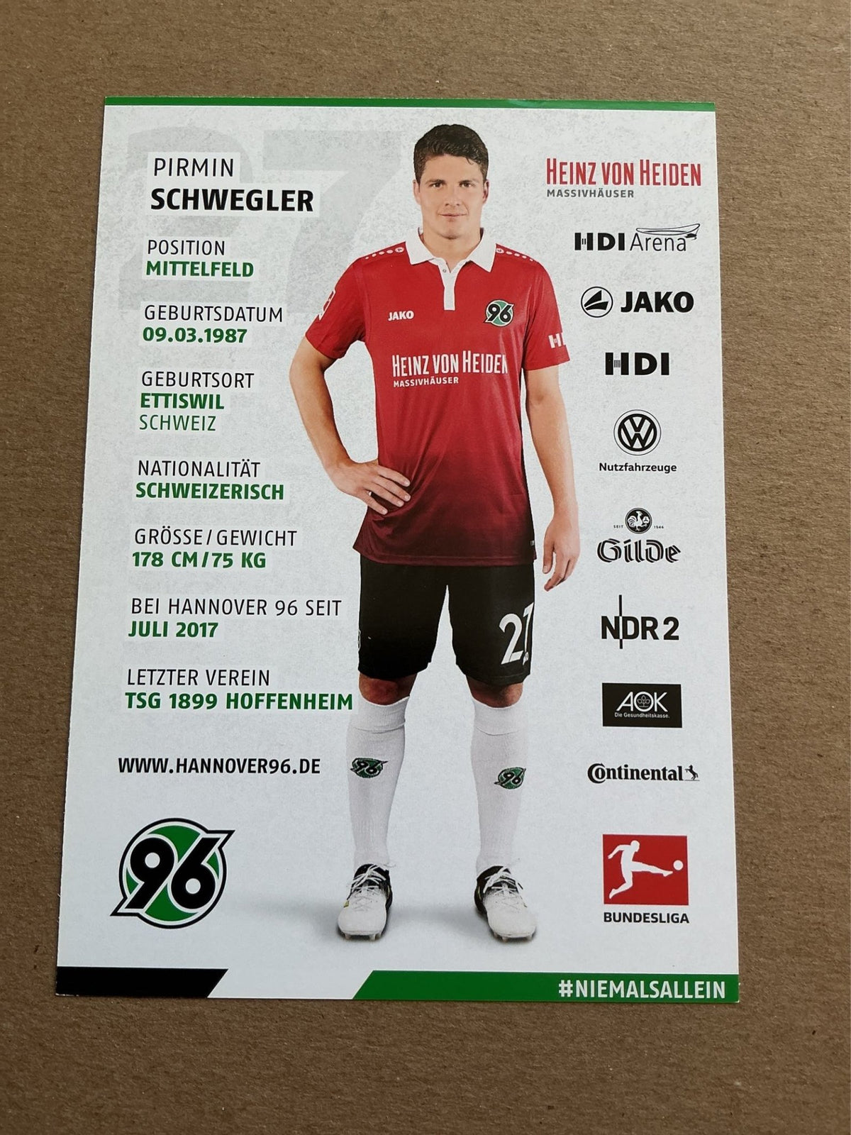 Pirmin Schwegler, Switzerland 🇨🇭 Hannover 96 2017/18 hand signed - Autographs-World