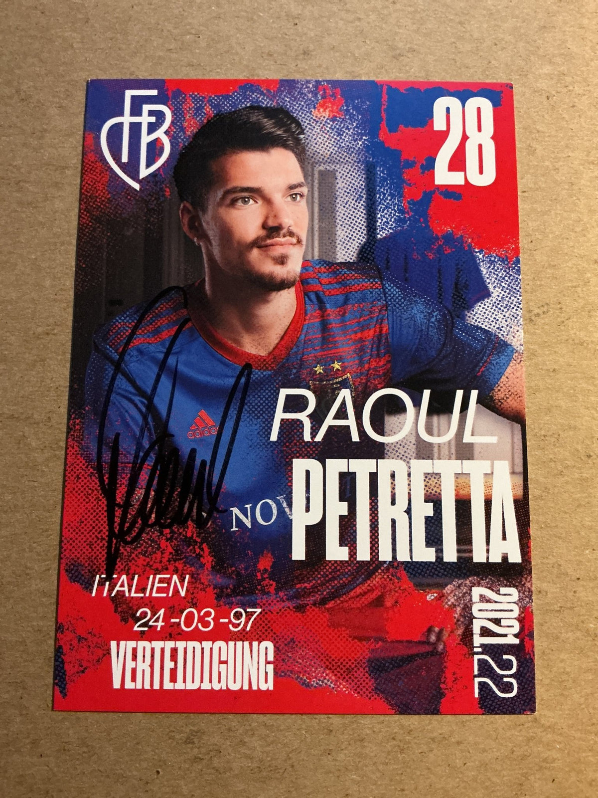 Raoul Petretta, Italy 🇮🇹 FC Basel 2021/22 hand signed - Autographs-World