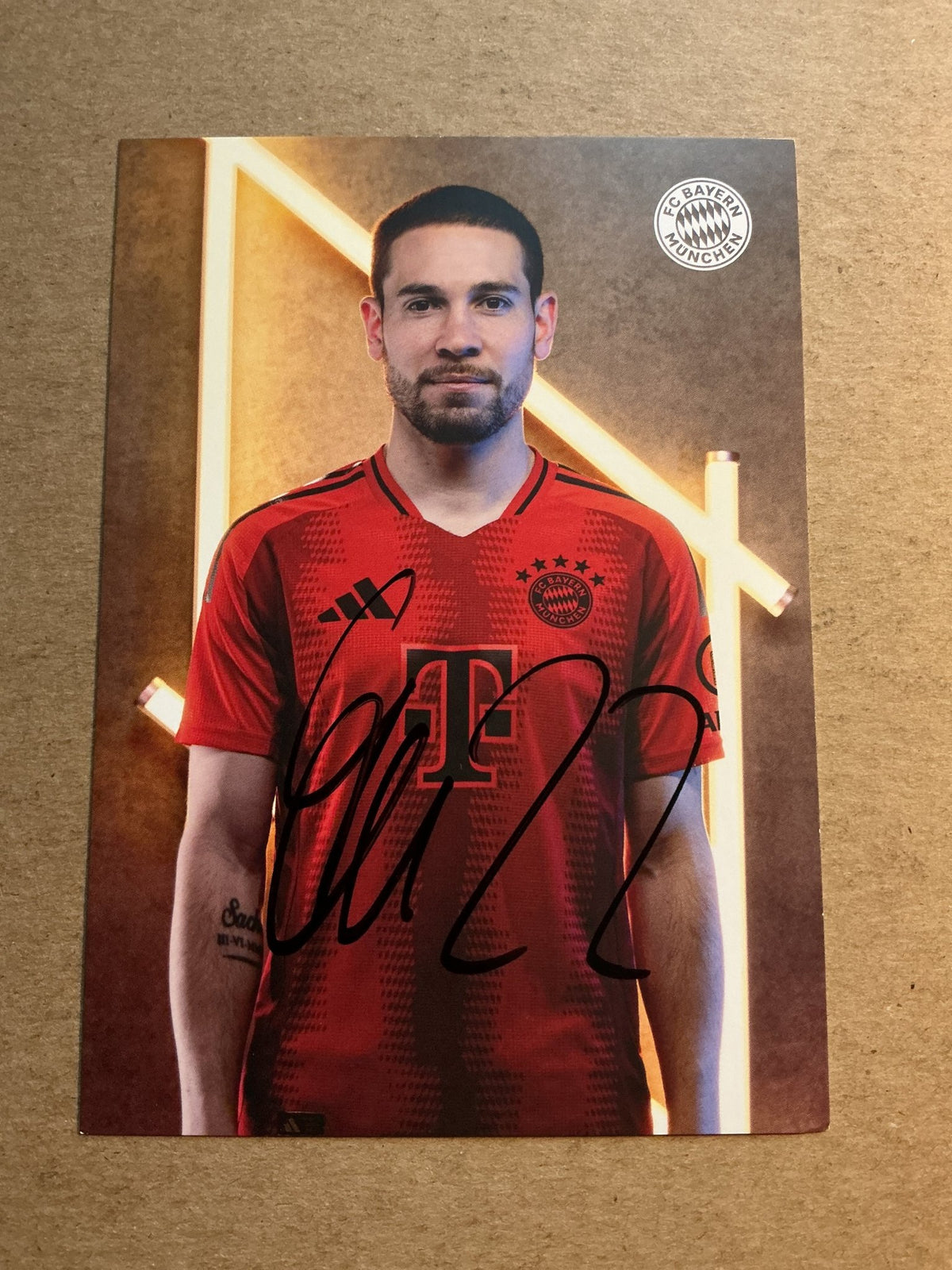Raphaël Guerreiro, Portugal 🇵🇹 FC Bayern München 2024/25 hand signed - Autographs-World