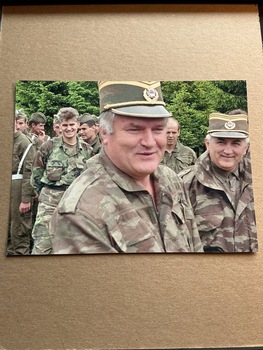 Ratko Mladic, Serbia 🇷🇸 General War Criminal hand signed - Autographs-World