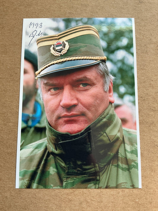 Ratko Mladic, Serbia 🇷🇸 General War Criminal hand signed - Autographs-World