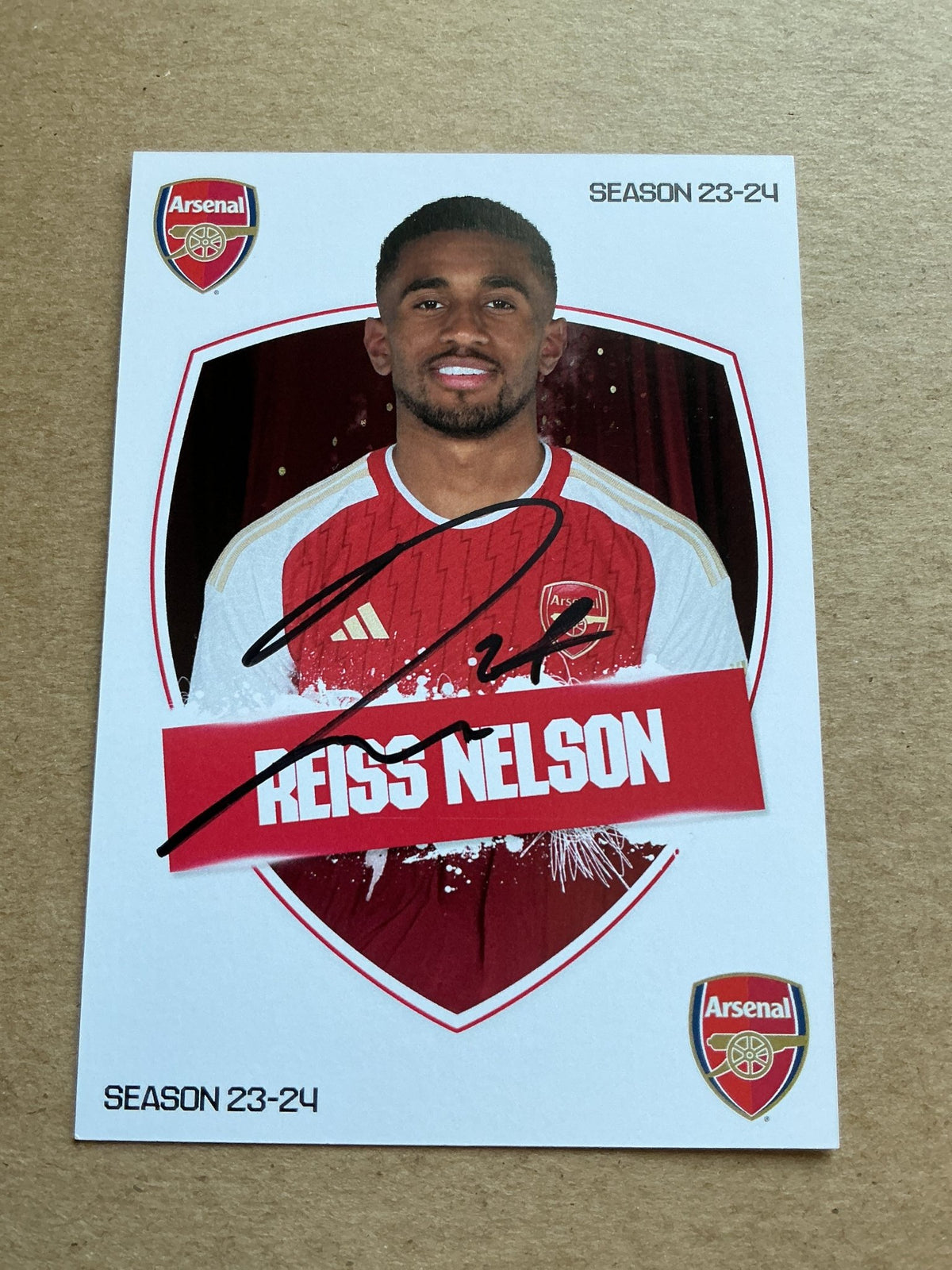 Reiss Nelson, England 🏴󠁧󠁢󠁥󠁮󠁧󠁿 Arsenal FC 2023/24 hand signed - Autographs-World