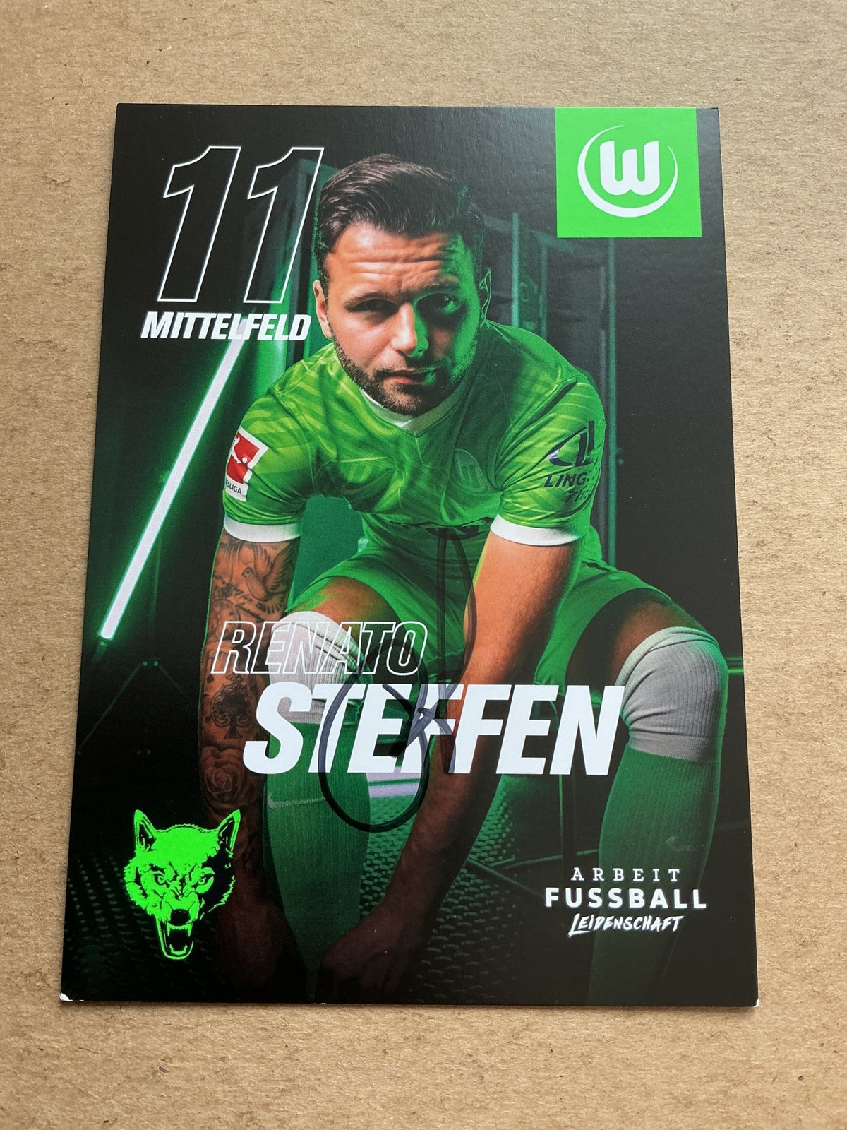 Renato Steffen, Switzerland 🇨🇭 VfL Wolfsburg 2021/22 hand signed - Autographs-World