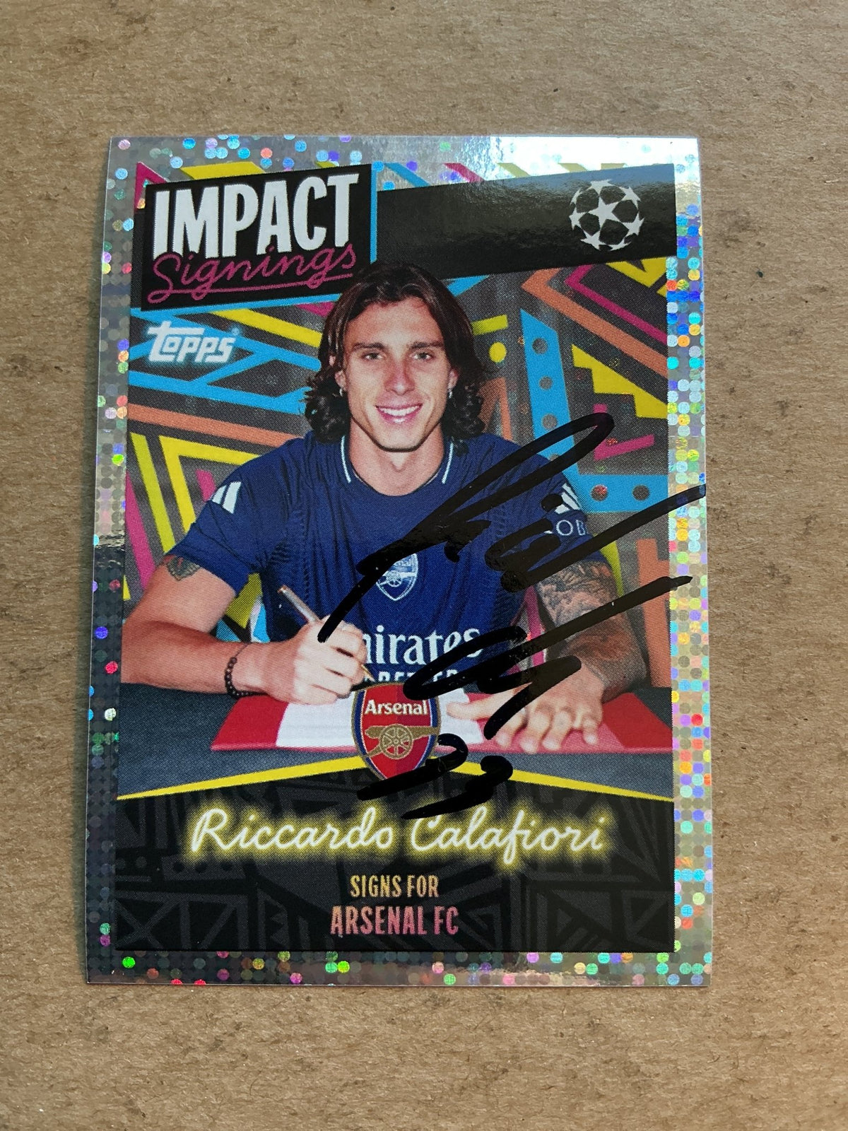 Riccardo Calafiori, Italy 🇮🇹 Arsenal FC 2024/25 Topps hand signed - Autographs-World
