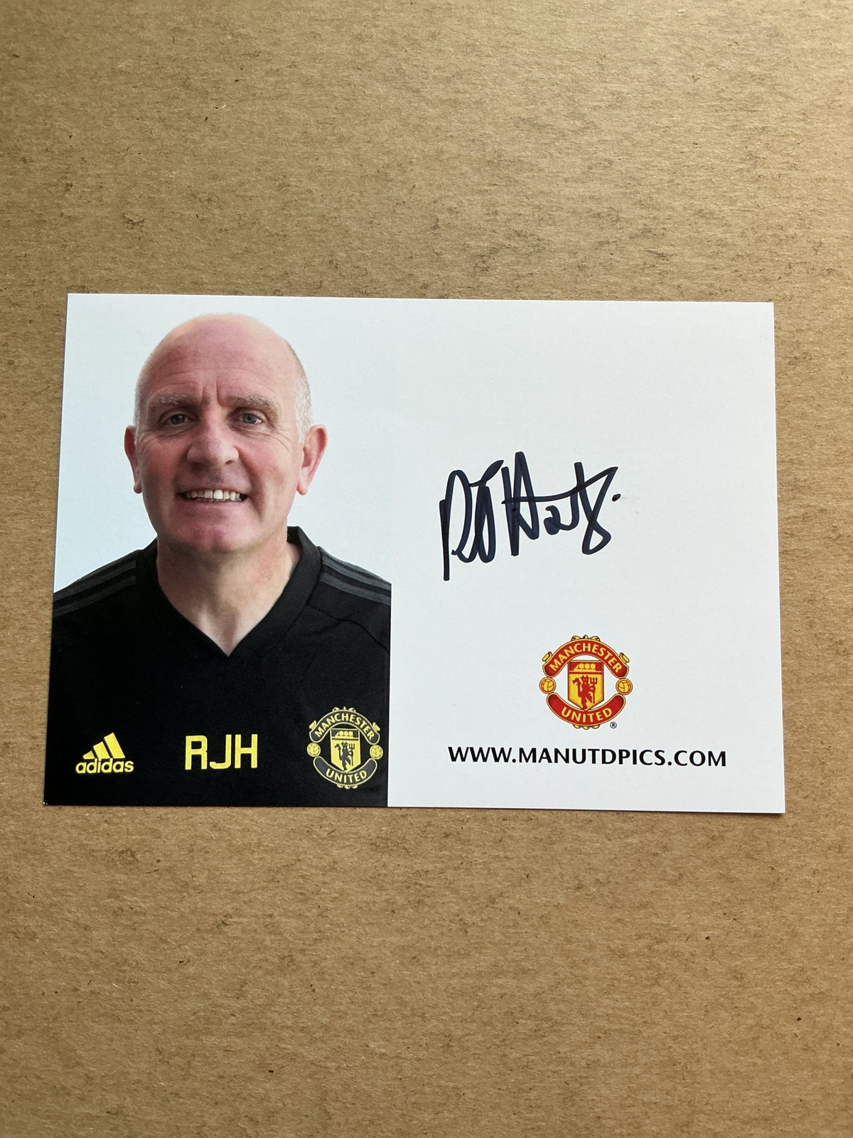 Richard Hartis, England 🏴󠁧󠁢󠁥󠁮󠁧󠁿 Manchester United FC 2019/20 hand signed - Autographs-World